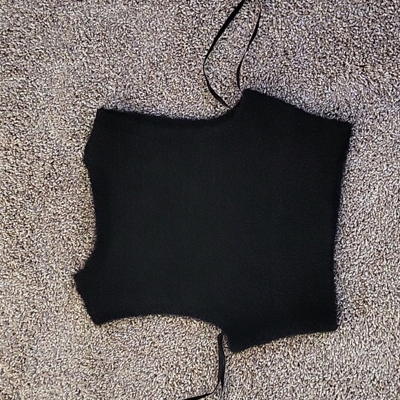 Half Top - Picture 2 of 4